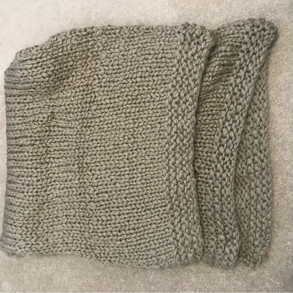 Cozy Wool Knit Throw Blanket - Picture 5 of 6